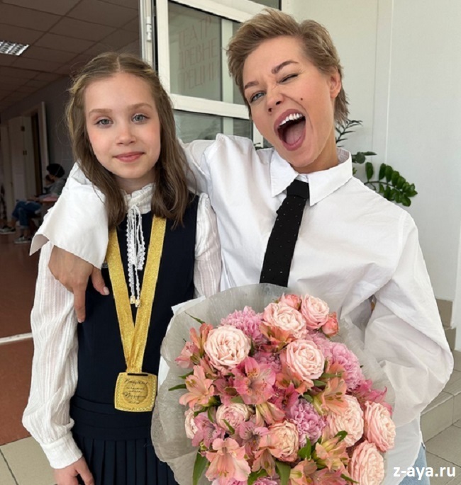 Актриса Кристина Асмус посмеялась над бывшим мужем после его свадьбы.