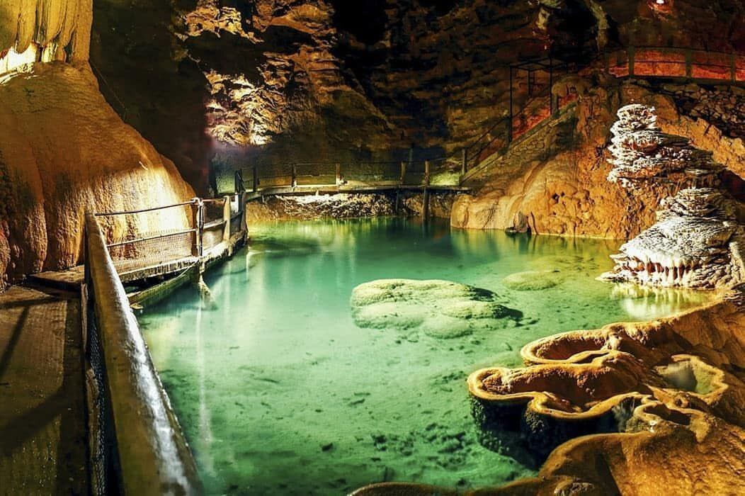 "Нетронутая сказка Франции: Тайны и красоты Гуфр Берже"