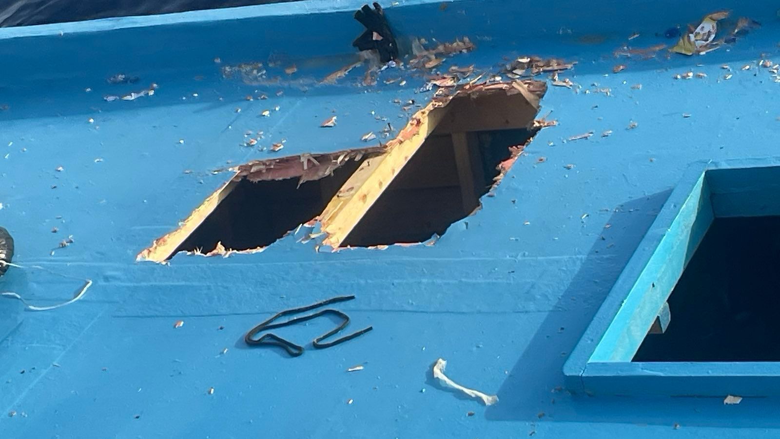 В результате двух кораблекрушений у берегов Италии погибли 11 человек и десятки пропали без вести.