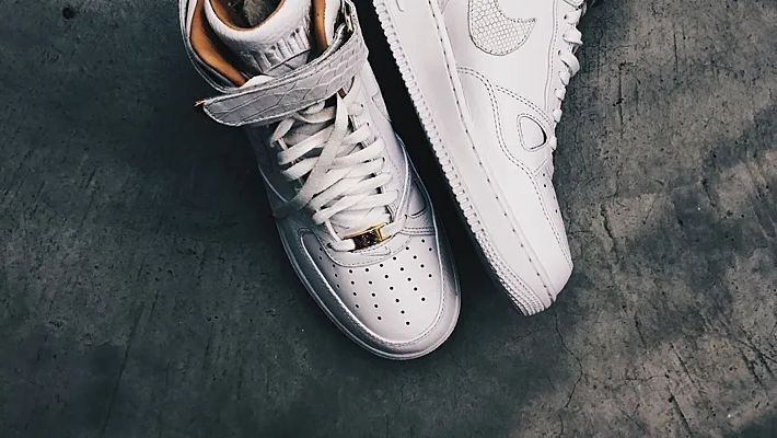 6 лайфхаков, как отмыть белые кроссовки в домашних условиях