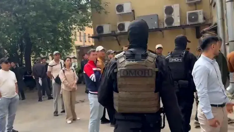 Обыск в центре тестирования мигрантов в Петербурге. Возможные последствия для всех