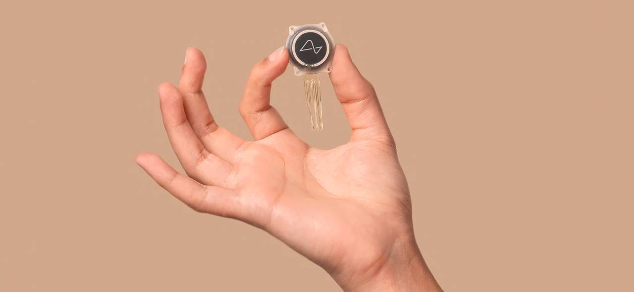 Илон Маск заявил, что в будущем люди будут использовать мозговые имплантаты вместо телефонов