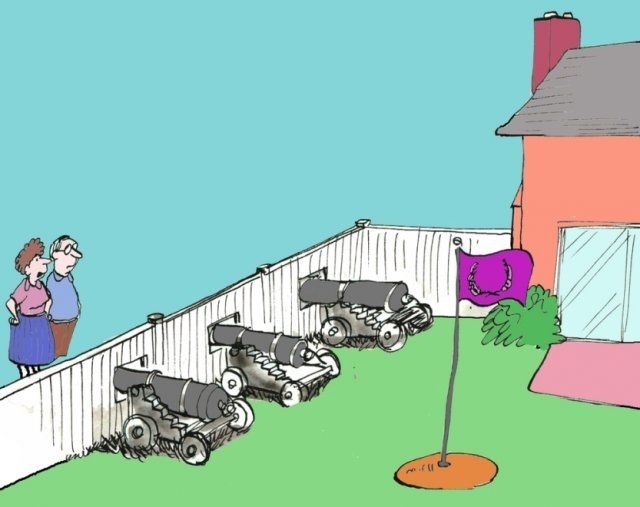 Шлагбаумы и разборки между соседями многоэтажек. А у вас так бывает?