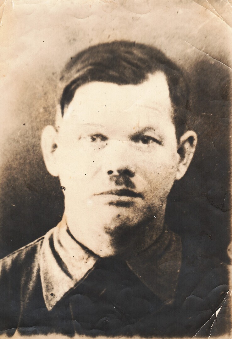 "Нет в России семьи такой..."