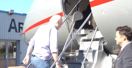 Джулиан Ассанж, основатель Wikileaks, был освобожден из тюрьмы. Американцы хотели посадить его на 175 лет