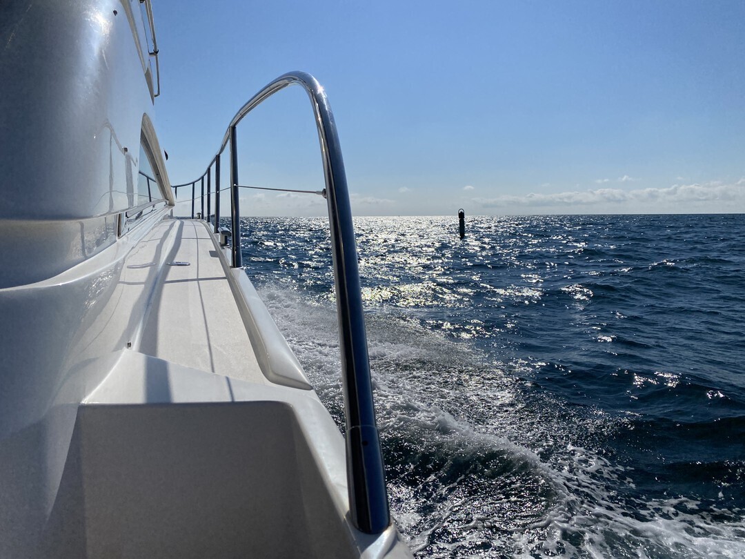 Лето для большинства россиян, - время для путешествий, экскурсий и отдыха. Морская прогулка, это лучшее, что может быть.