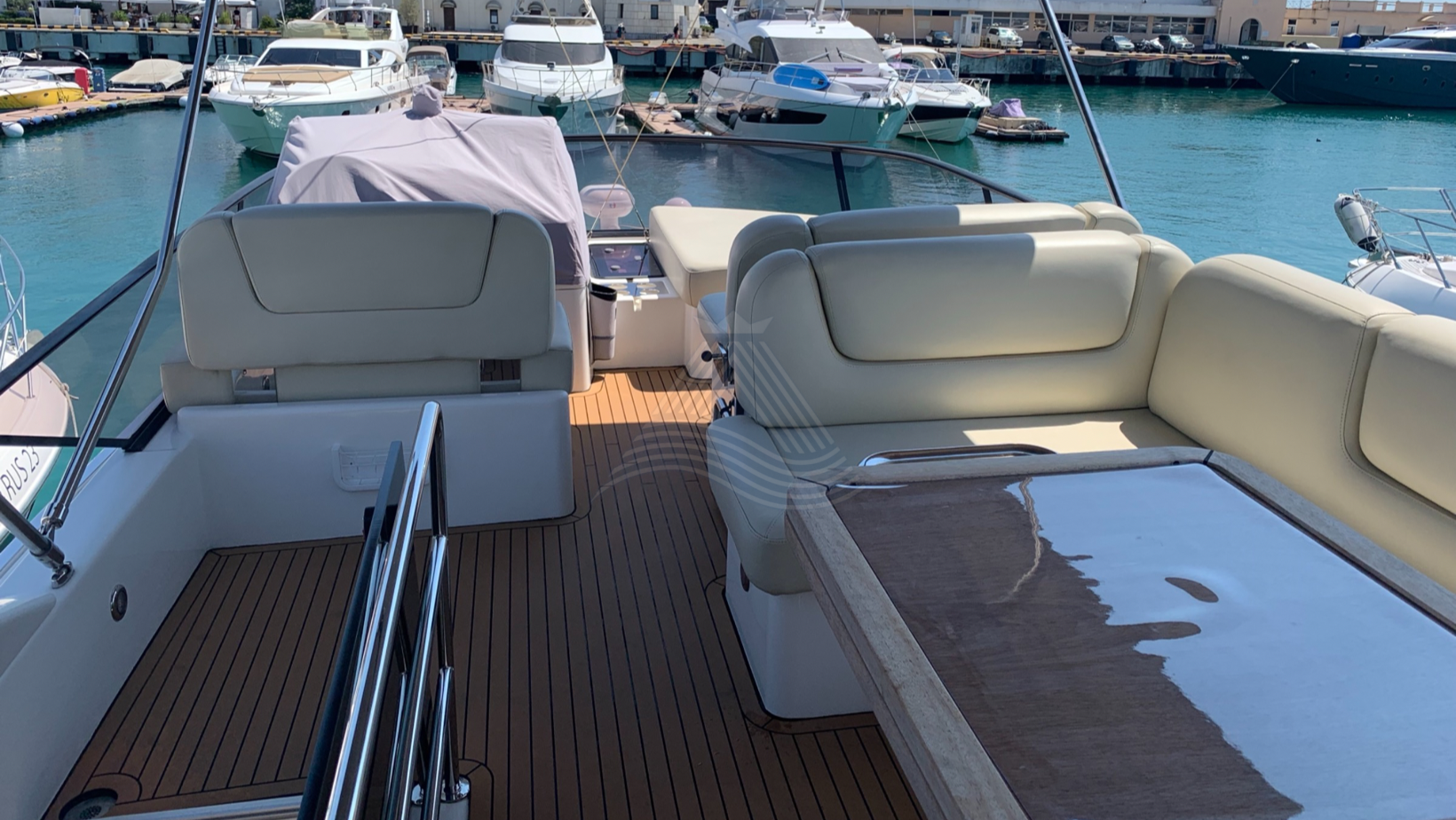 Лето для большинства россиян, - время для путешествий, экскурсий и отдыха. Морская прогулка, это лучшее, что может быть.