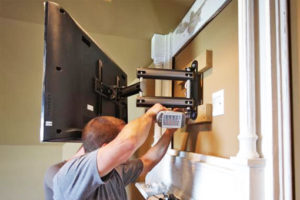 Как повесить телевизор