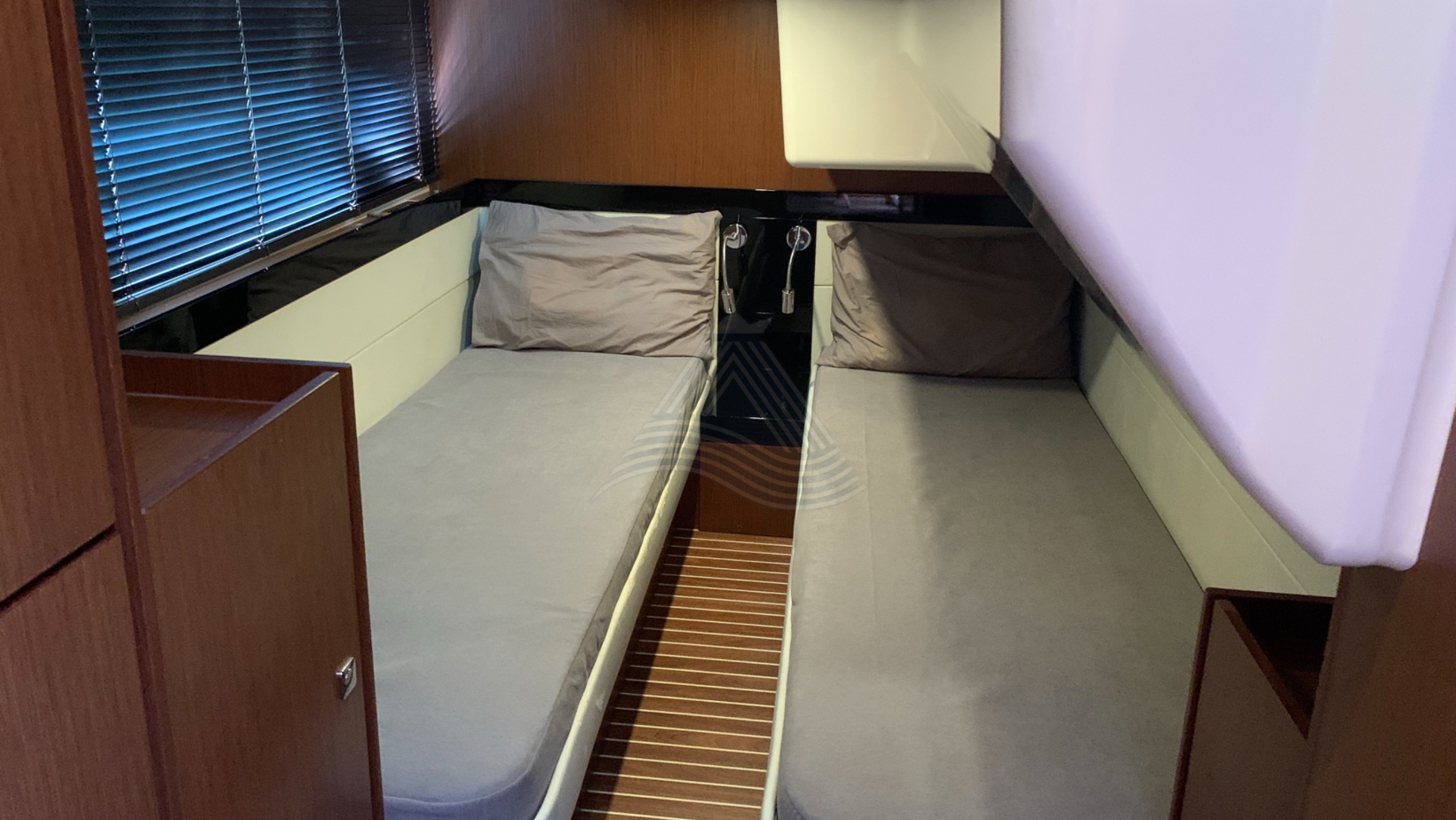 Лето для большинства россиян, - время для путешествий, экскурсий и отдыха. Морская прогулка, это лучшее, что может быть.