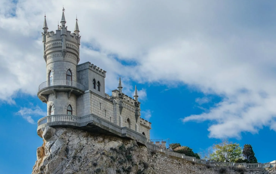 Почему во время отпуска ваши деньги превращаются в звёздную пыль?