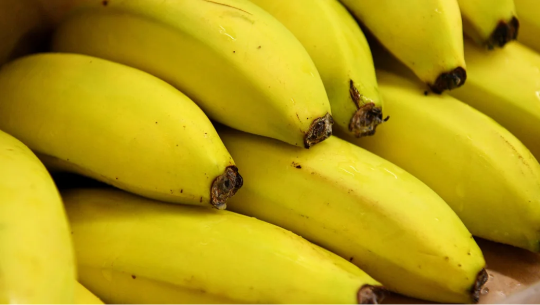 Китаец уволился с работы и стал миллионером. Как ему помогли бананы