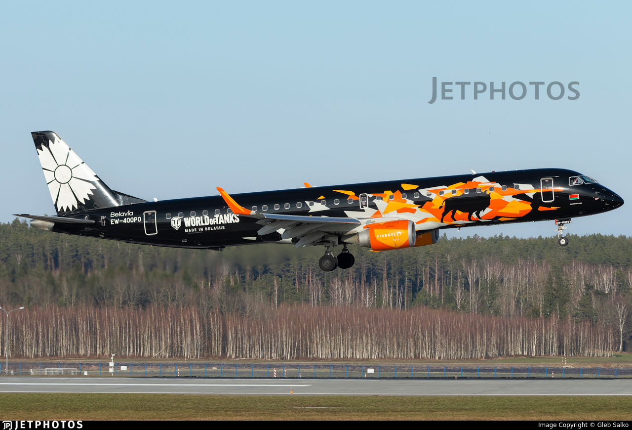 Белорусские авиалинии приблизились к украинской территории и машут им крыльями! Те не отвечают никак!