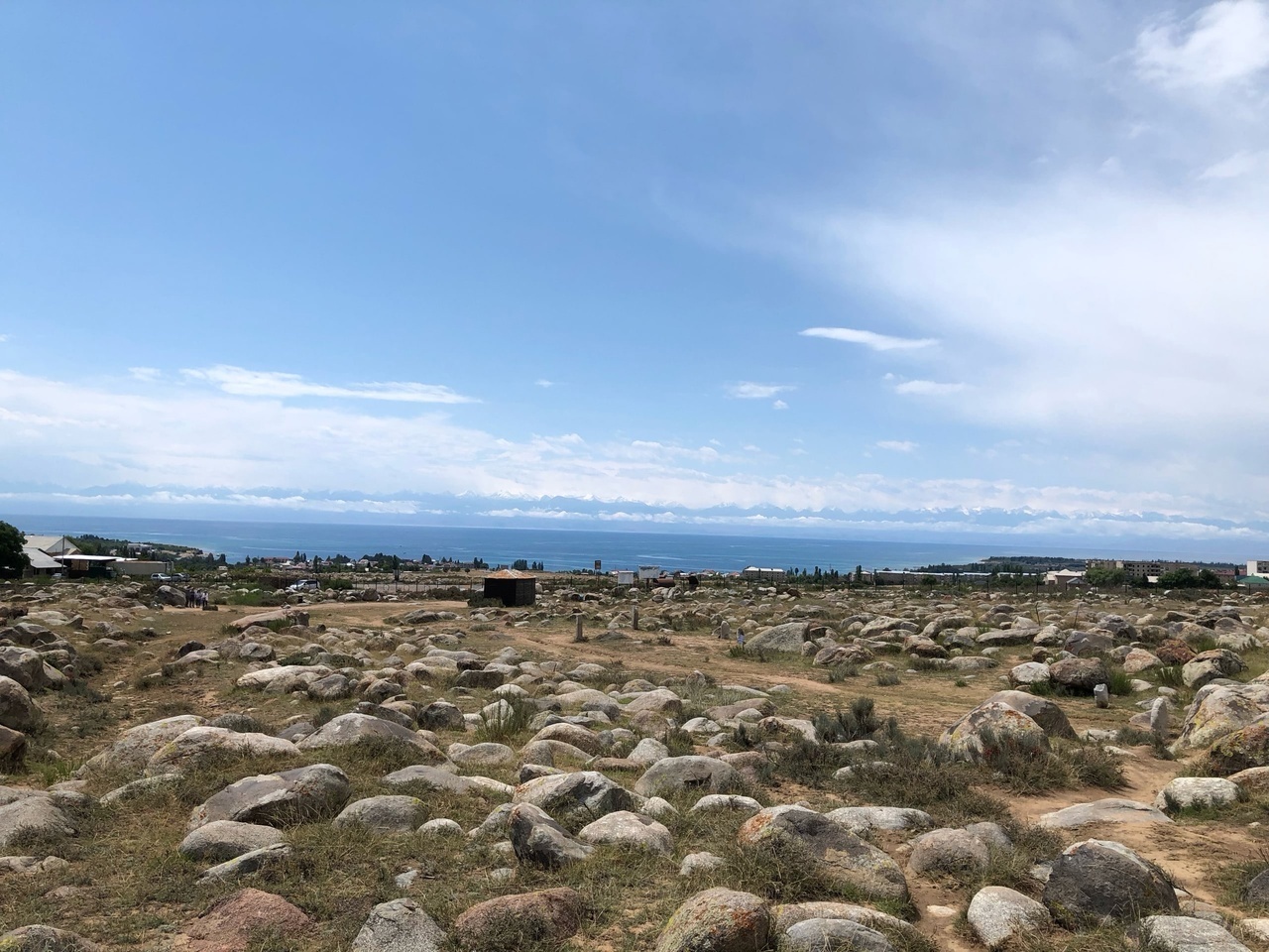 А знаете озеро, которое никогда не замерзает?