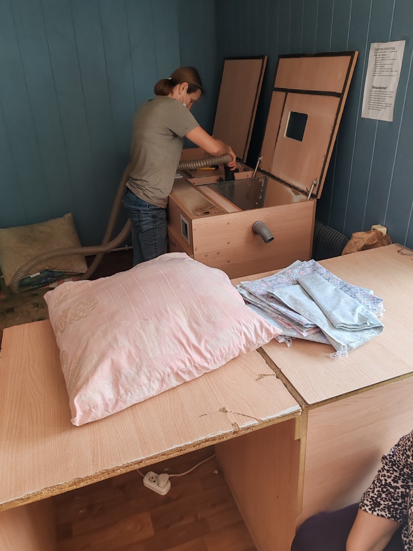 Сухая чистка подушек. Вы о таком слышали? Не нужно выбрасывать старую подушку, ей просто нужно почистить перышки. 🤗