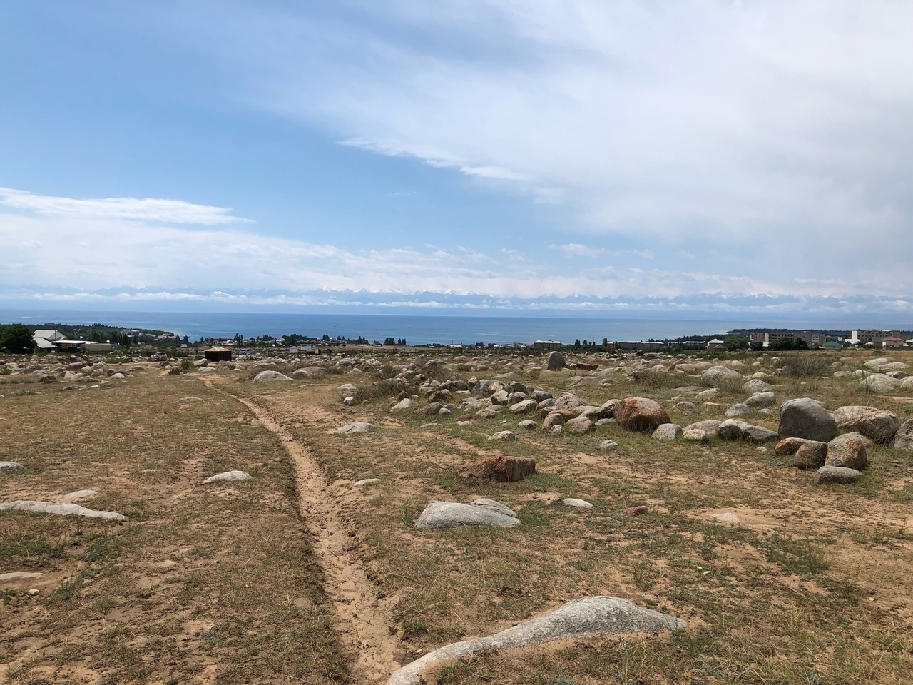 А знаете озеро, которое никогда не замерзает?