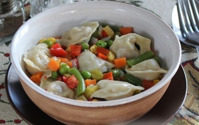 Чебуреки и тушпара. Чем угощали Владимира Путина на саммите ШОС в Казахстане?