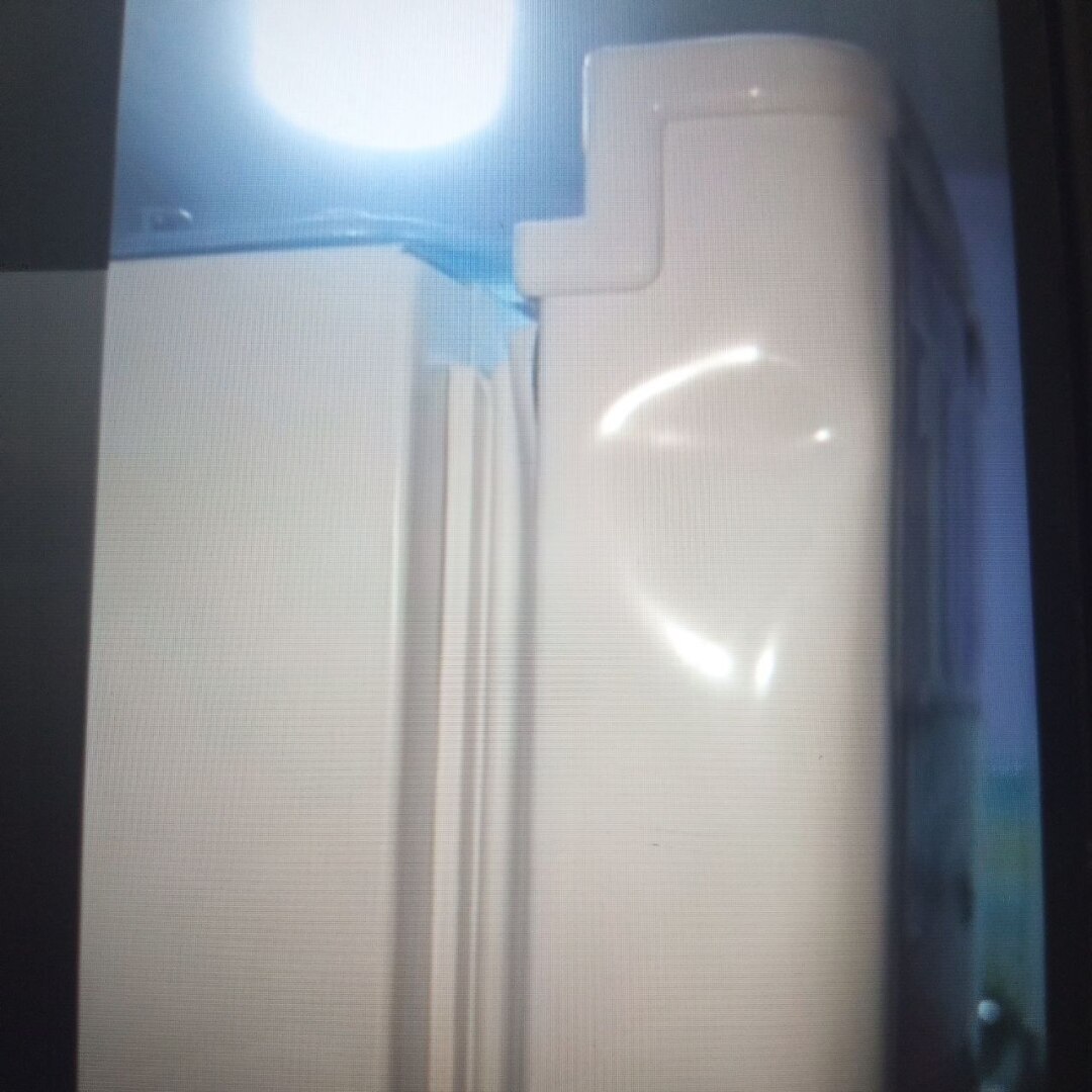 Купили новый холодильник, но его доставили с повреждениями. Разбирательство продолжается!