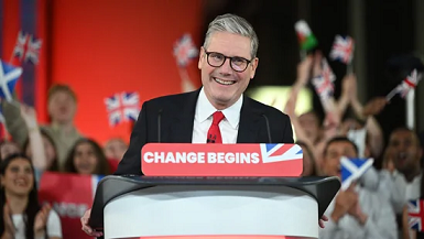 Кейр Стармер готовится стать новым премьер-министром Великобритании после убедительной победы Лейбористской партии