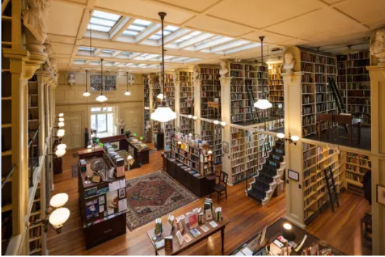 Город, который передвинул реки и стал культурной столицей Англии