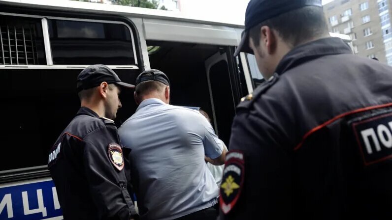 Что известно о задержании 10 жителей в Кабардино-Балкарии по подозрению в создании экстремистского сообщества?