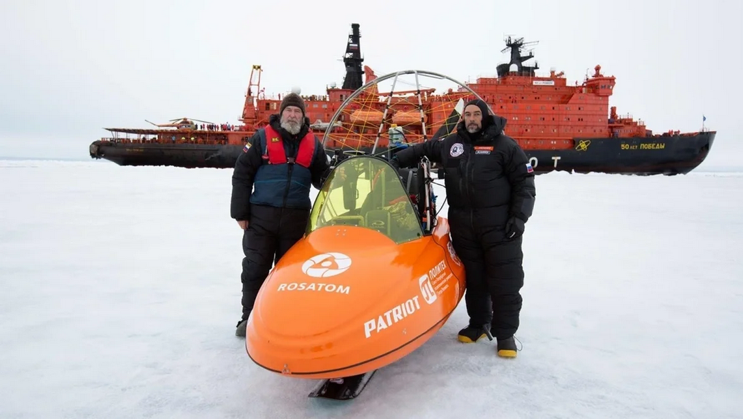 Конюхов достиг Северного полюса на мотопараплане и побил новый рекорд