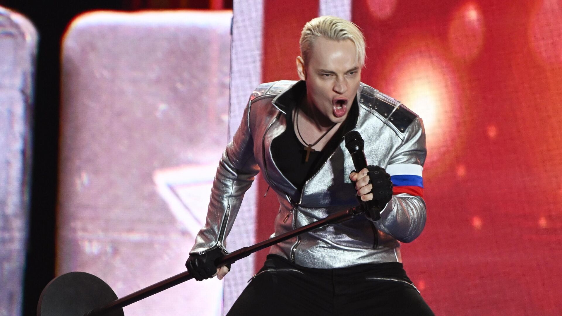 Потому что я - русский! Почему YouTube заблокировал канал певца Shaman?