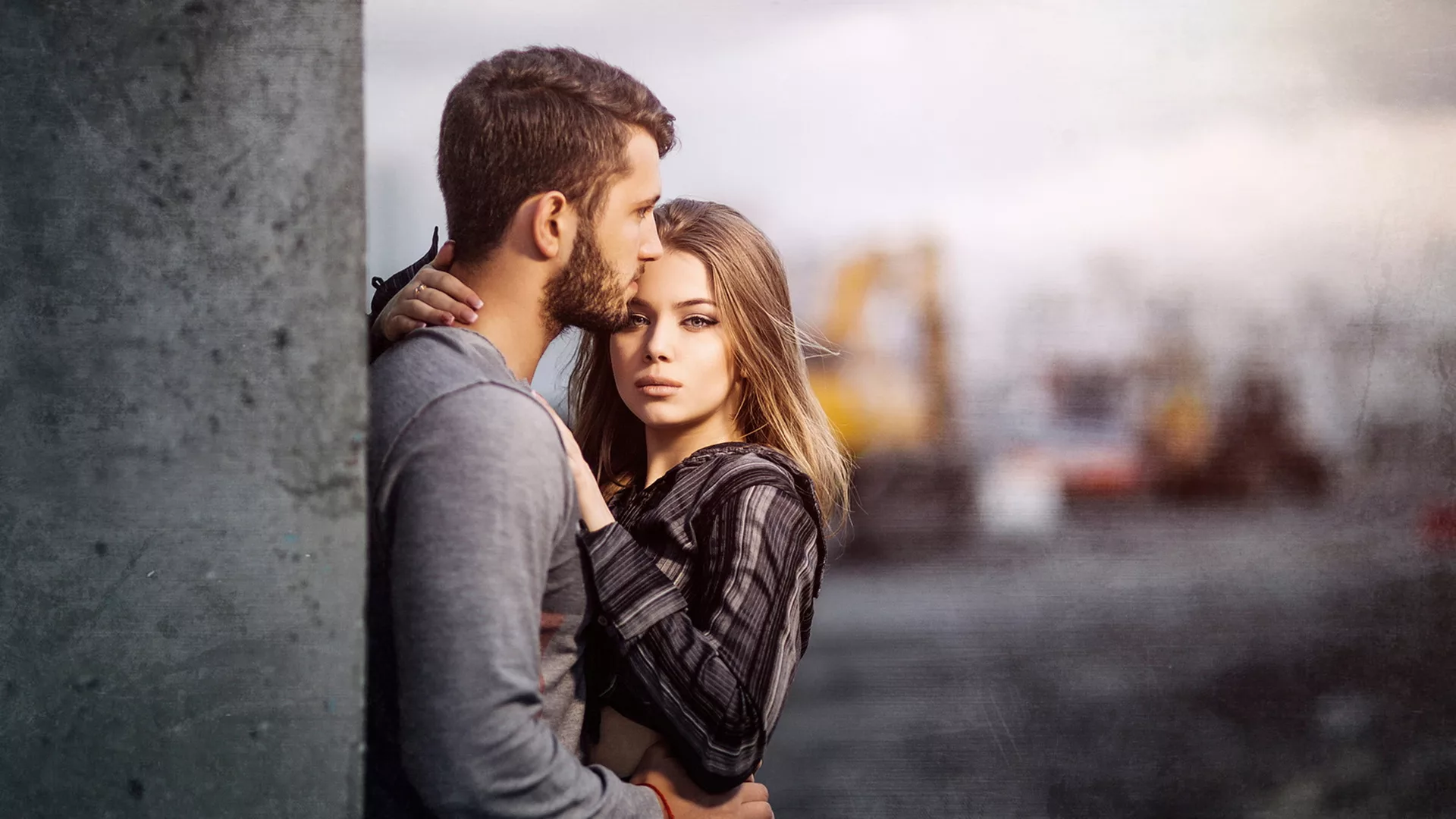 Её сокровенная тайна соблазнения: женская уловка, что пробуждает в мужчине жгучее желание покорить её