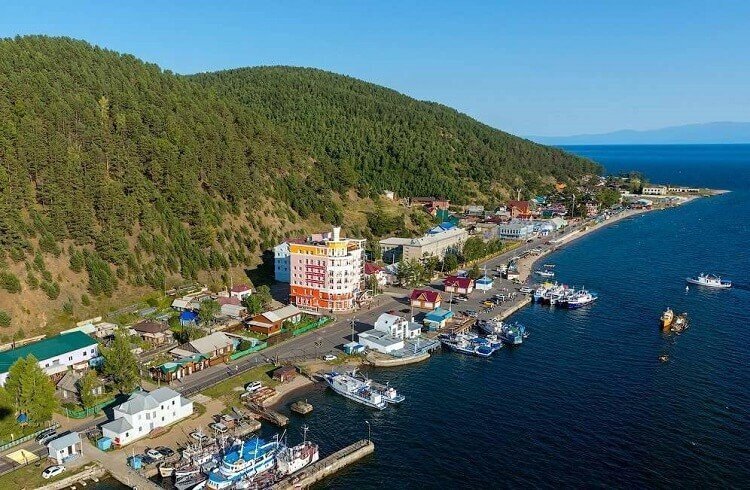 Листвянка, это место где дочь Ангара убегает от отца Байкала