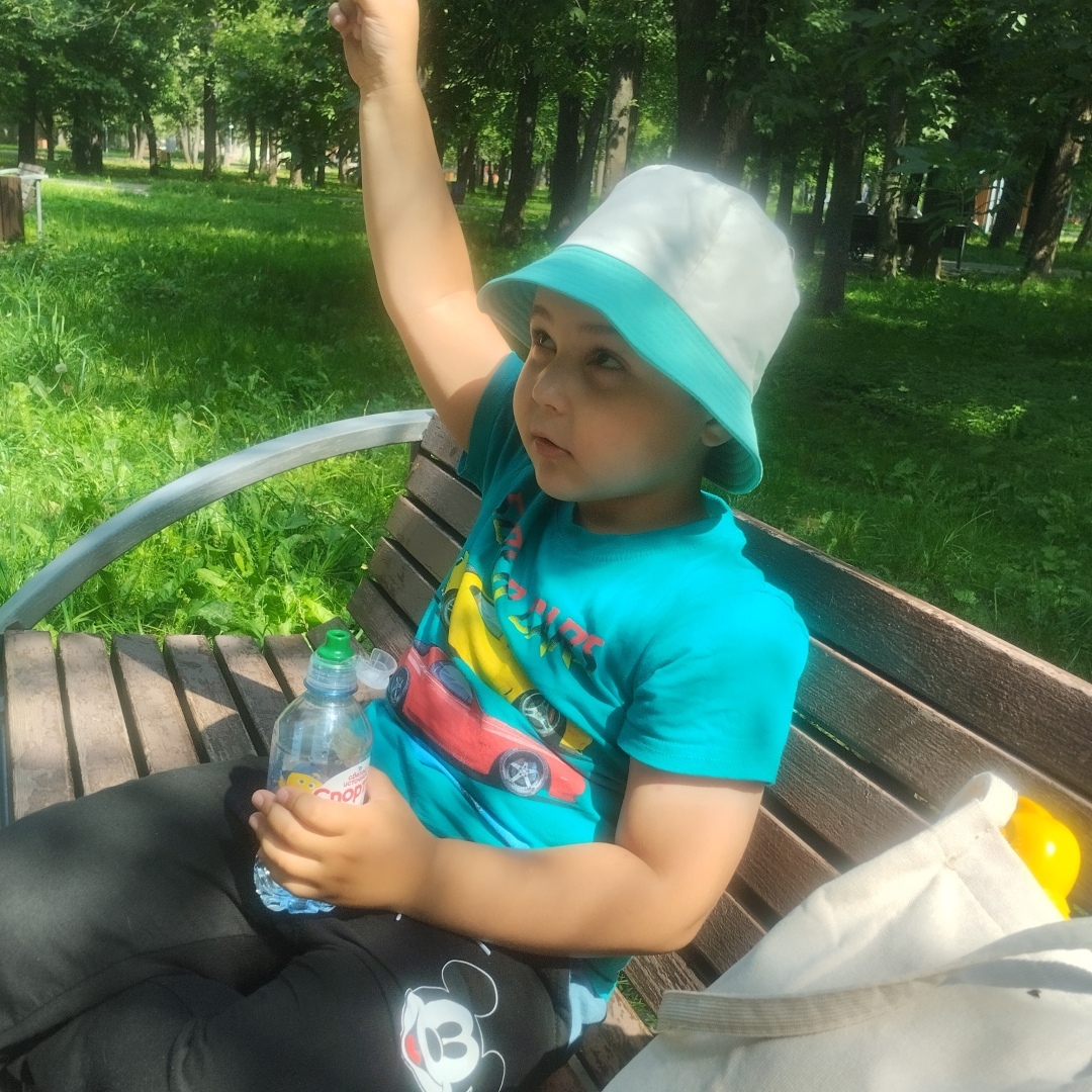 Сначала в Fix Price, а потом уже в парк. Или один день из жизни обычной семьи