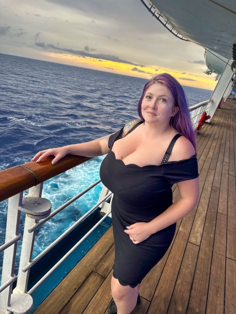 «Я топлес-модель с грудью 34W – мужу нравится, что я ее демонстрирую»