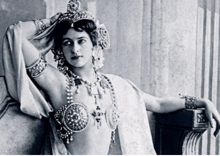 Шпионка-куртизанка Мата Хари — искусительница военных, которая завоевывала сердца и разумы влиятельных мужчин!