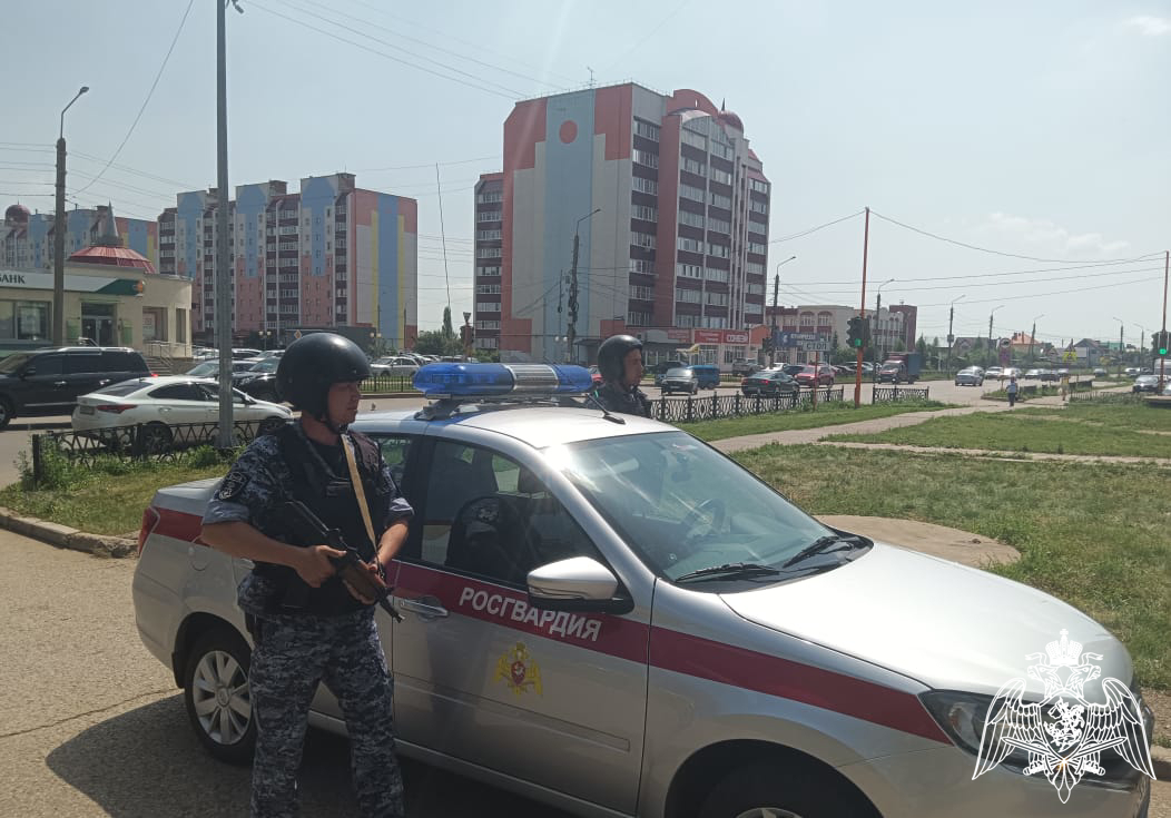 Росгвардейцы Башкортостана круглосуточно обеспечивают сохранность имущества граждан, пострадавших в результате хлопка бытового газа в г. Стерлитамак