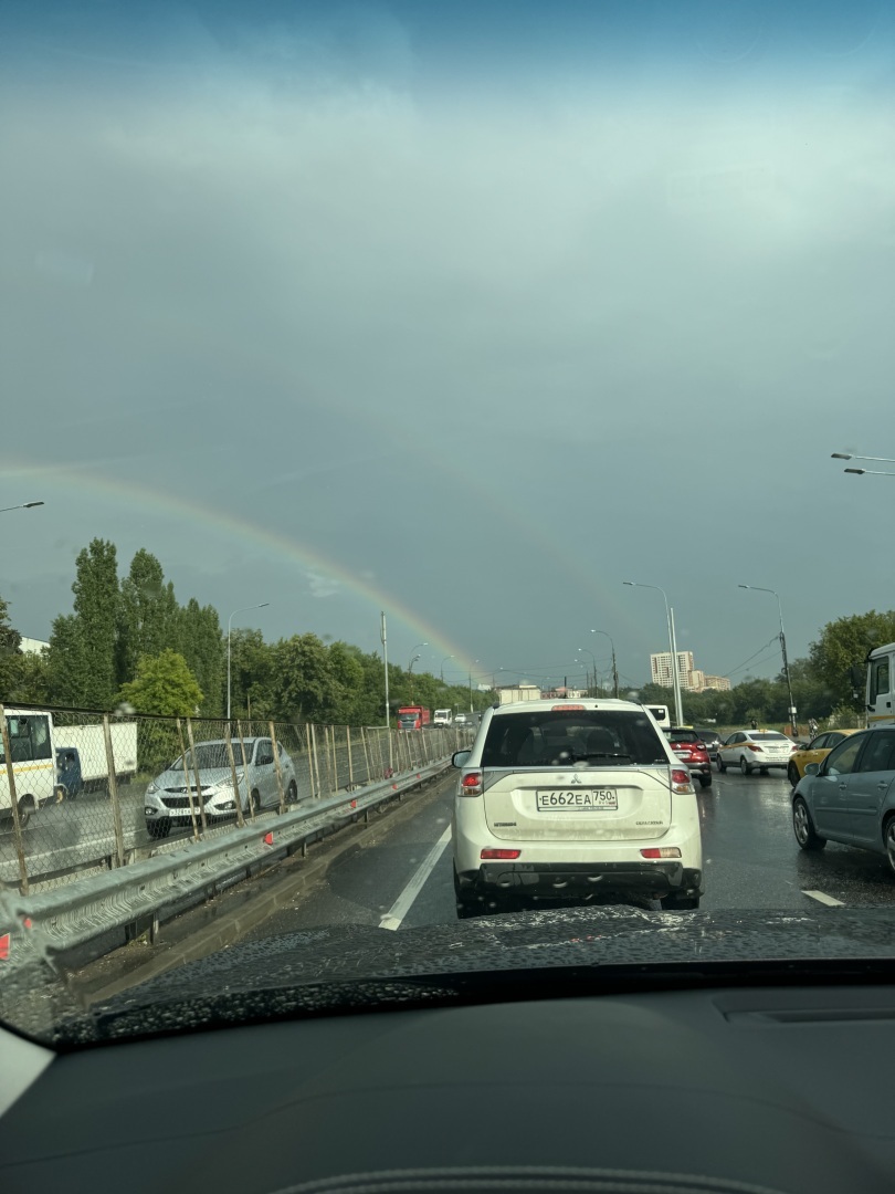 Пришел штраф за нарушение ПДД, но на фото чужой автомобиль. Платить или бороться за права?
