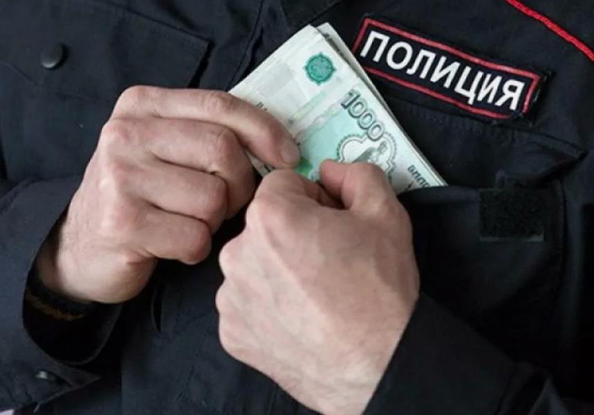 Сейчас настало такое время, что людей замешанных в коррупции нужно сажать и не под домашний арест