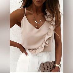 Летний гардероб на неделю: мало вещей, много стилей.