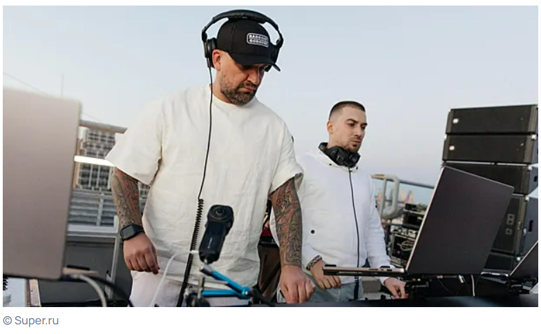 В Сети появилось выступление Басты на крыше небоскреба