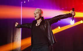 Голос, который трогает душу: SHAMAN стал заслуженным артистом России по решению Путина