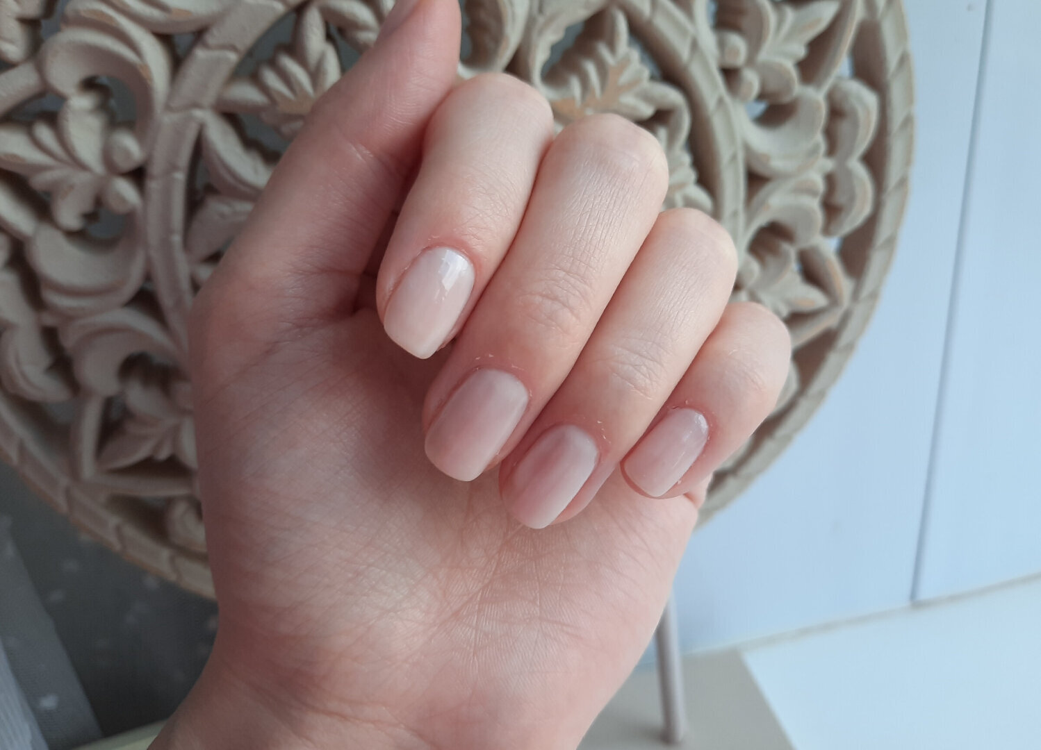 Без гель-лака намного лучше. Отказалась и не жалею