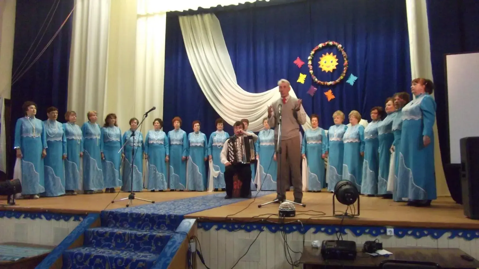 Рассказыва о ветеране КПРФ.