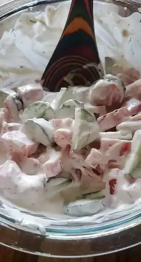 Сливочный салат из Огурцов и помидоров, отличный легкий салатик подходит даже детям