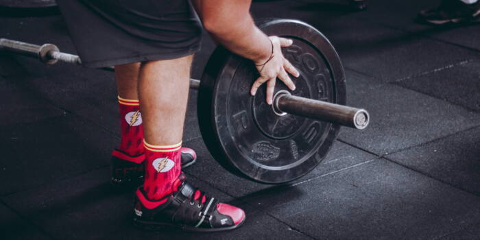 Какой максимальный вес может поднять человек?