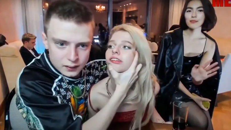 В России официально запретили треш-стримы. Что грозит нарушителям?