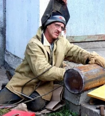 Два брата акробата или показательный пример о тех, кто работает и тех, кто работает.