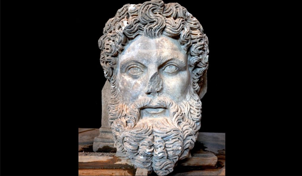 Редкая мраморная голова Зевса обнаружена в древнем римском городе