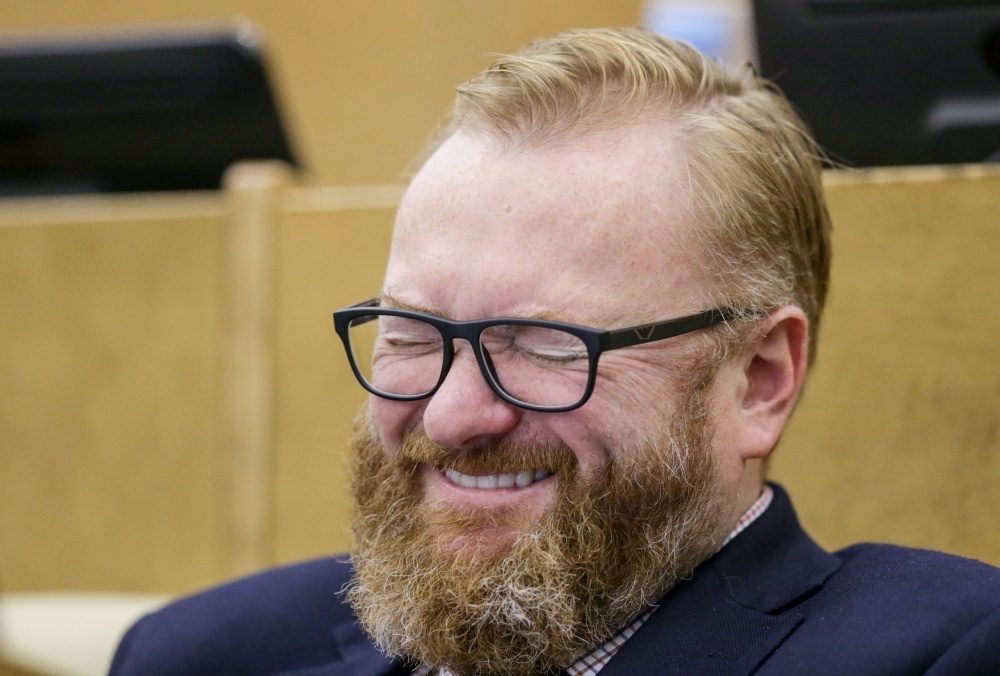 Тонирован автомобиль? Значит гомосексуалист!