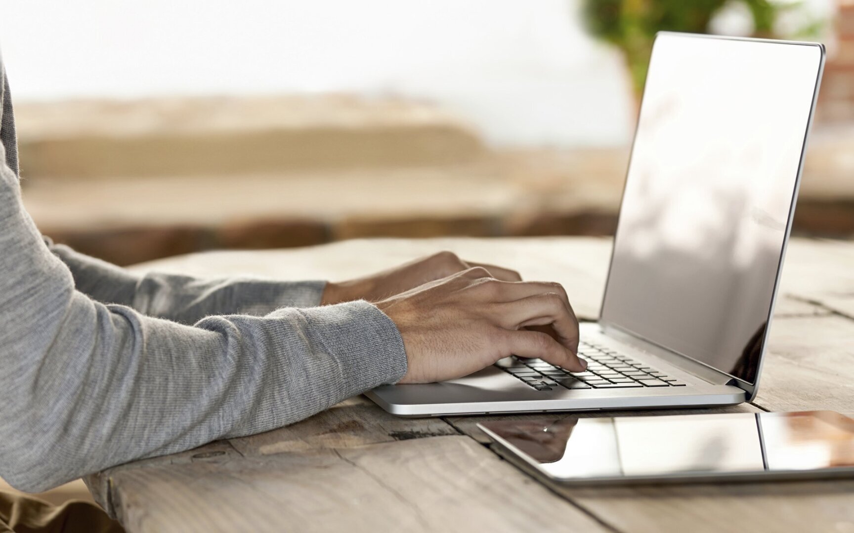 Половина России хочет работать на себя: Что такое фриланс и стоит ли его выбирать?