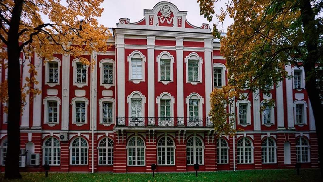 Какие российские вузы вошли в рейтинг самых успешных университетов мира? А также о личном опыте обучения в одном из них