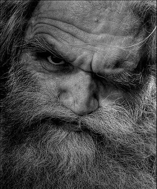 В политике править бал должны старики