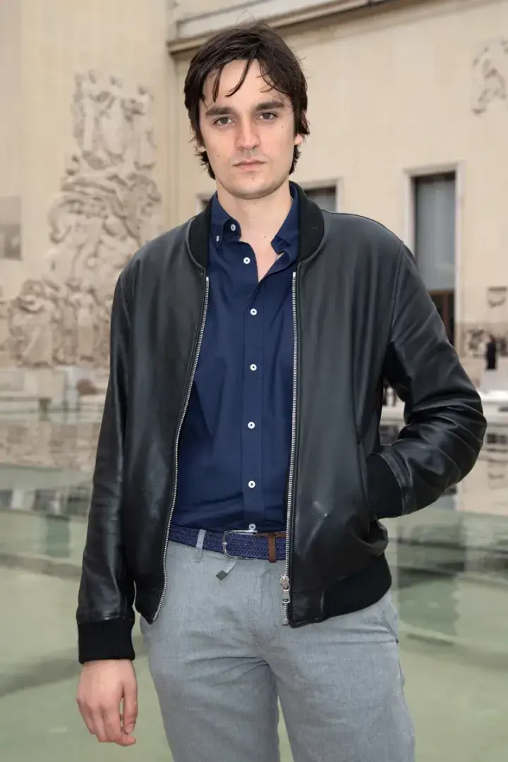 Борцы за наследство: что известно о детях Алена Делона