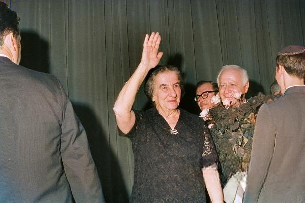 Сколько женщин-президентов и премьер-министров работали за вашу жизнь?